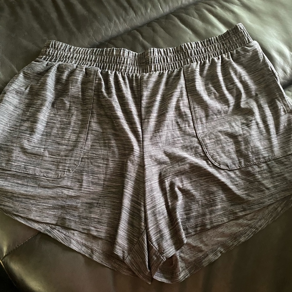 All in motion shorts